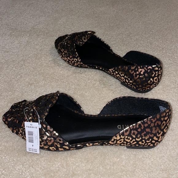 NWT-Cute Leopard Print Metallic Bow Pointed Toe Women’s Shoes Size 9WW By Torrid - Picture 4 of 4